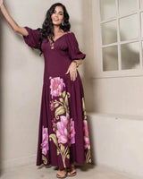 Vestido Florá Serena da Areia Crôa com estampa floral, tecido leve e design elegante, ideal para ocasiões especiais.